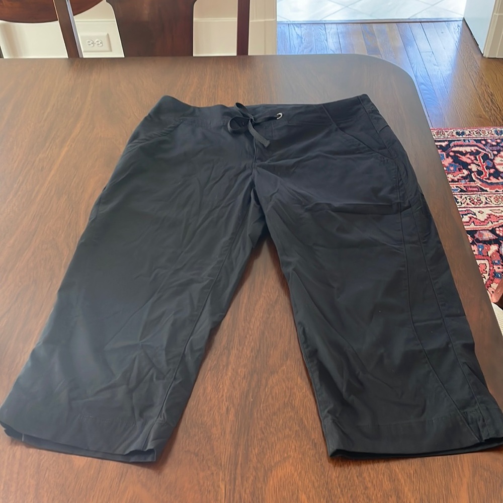 Columbia Women’s Anytime Outdoor Capri pants size 6